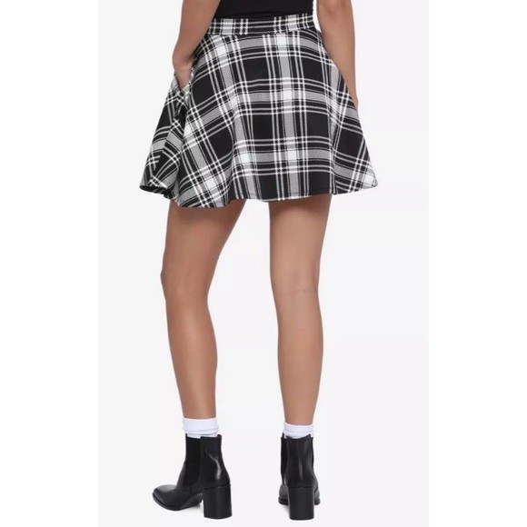 Hot Topic | NWT Black & White Plaid O-Ring Skater Skirt Pockets, Junior’s Medium - Picture 10 of 12